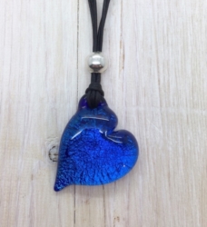 Collana cuore in vetro blu mare []