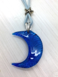 Collana luna in vetro blu mare []