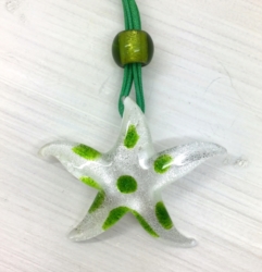 Collana stella marina grande bianca con argento macchie verdi []