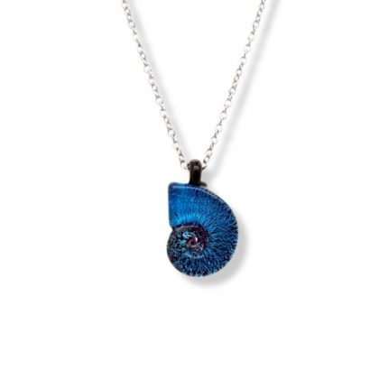 Collanina acciaio con nautilus in vetro blu